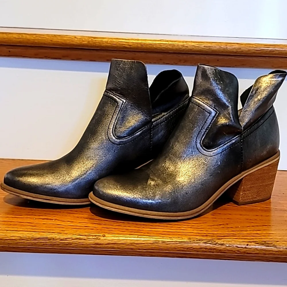 BP Booties - Picture 1 of 8